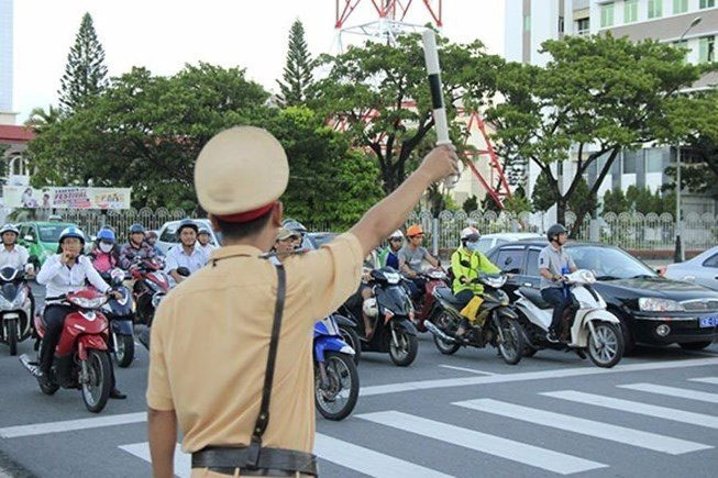 Quy định pháp luật về điều khiển phương tiện giao thông chèn lên bị hại sau khi xảy ra tai nạn giao thông