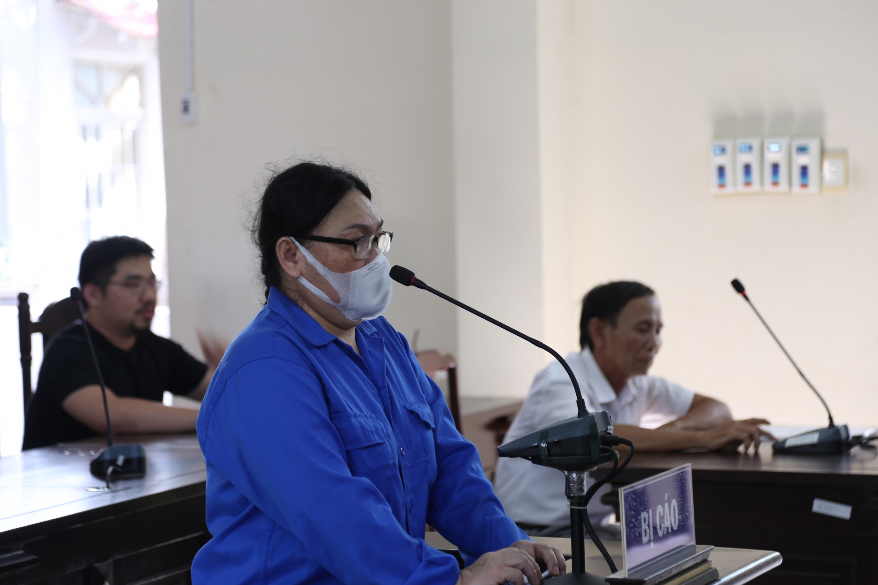 Những vấn đề pháp lý cần lưu ý khi chuyển nhượng quyền sử dụng đất (hay thường được gọi là bán đất) cho nhiều người?