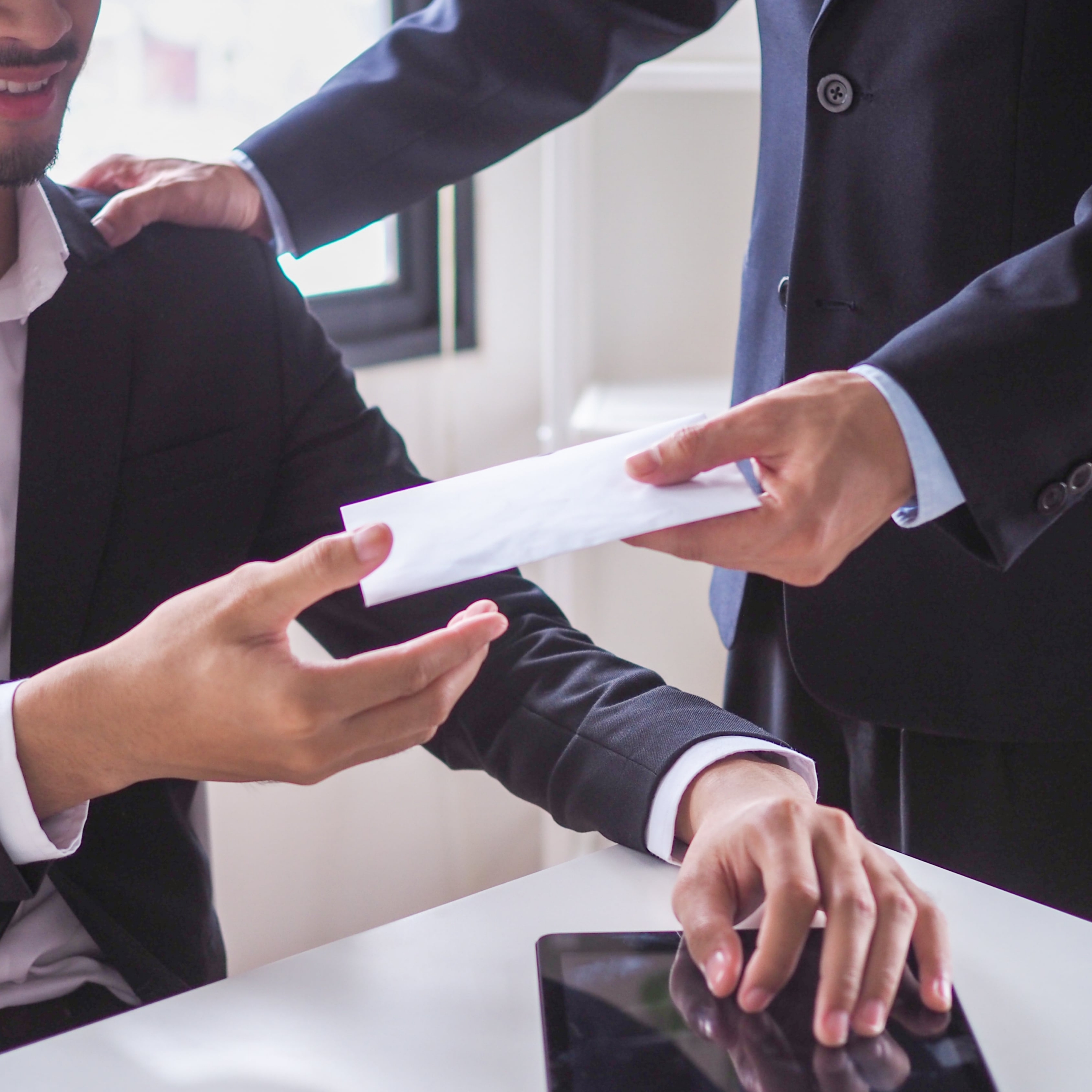 Quy định pháp luật về đòi bồi thường thiệt hại do nhân viên gây ra
