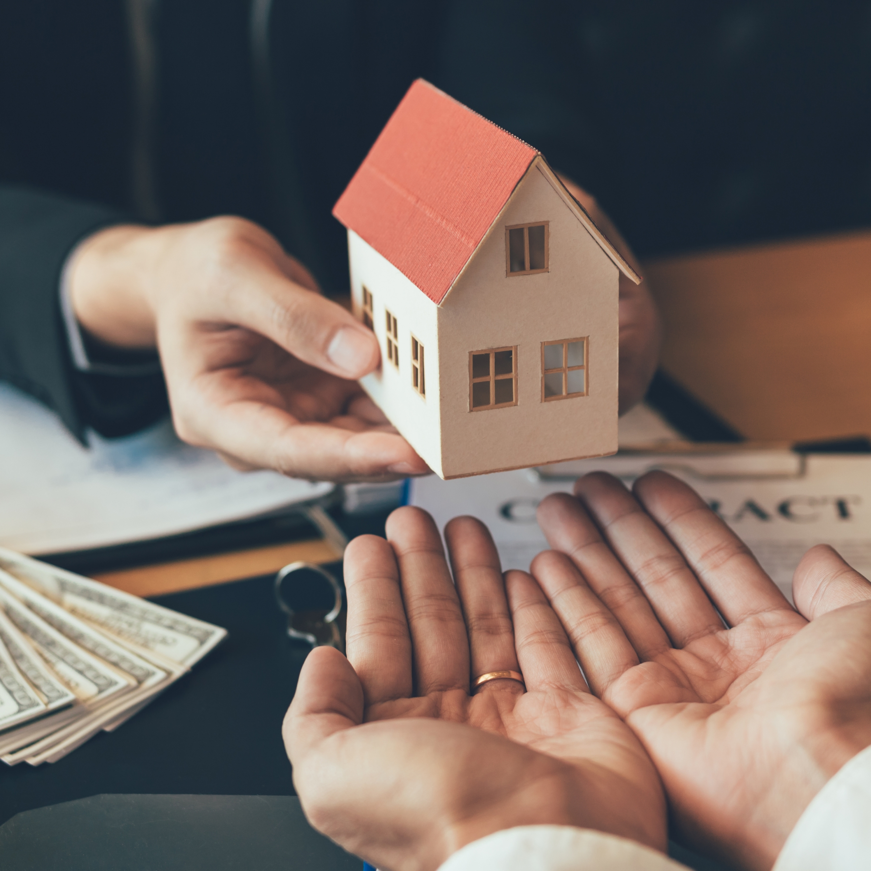 Quy định về tài sản thừa kế thuộc quyền sở hữu của người đã qua đời như thế nào?