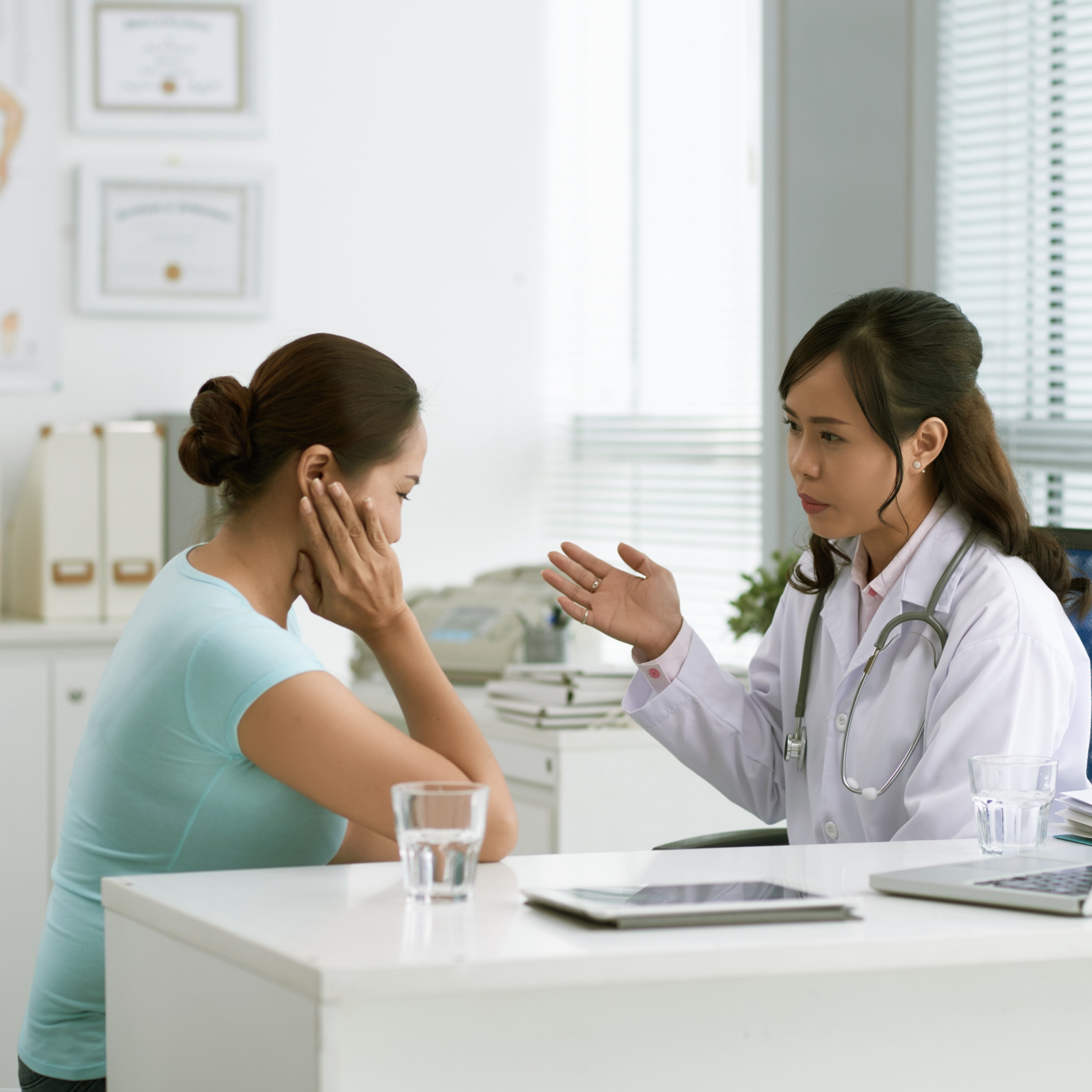 Quy định về việc giải quyết xung đột giữa bác sĩ đông y và bệnh nhân