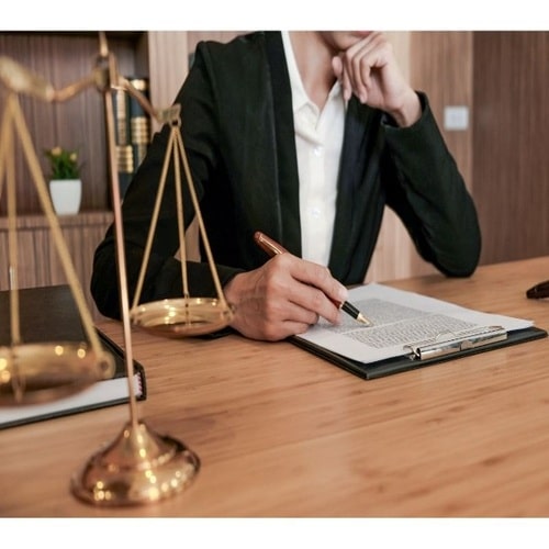 Quy định pháp luật về tranh chấp quyền thừa kế liên quan đến tài sản của người mất năng lực