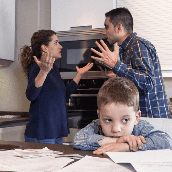Di chúc nuôi dưỡng trẻ em không phải con ruột có hợp pháp không?